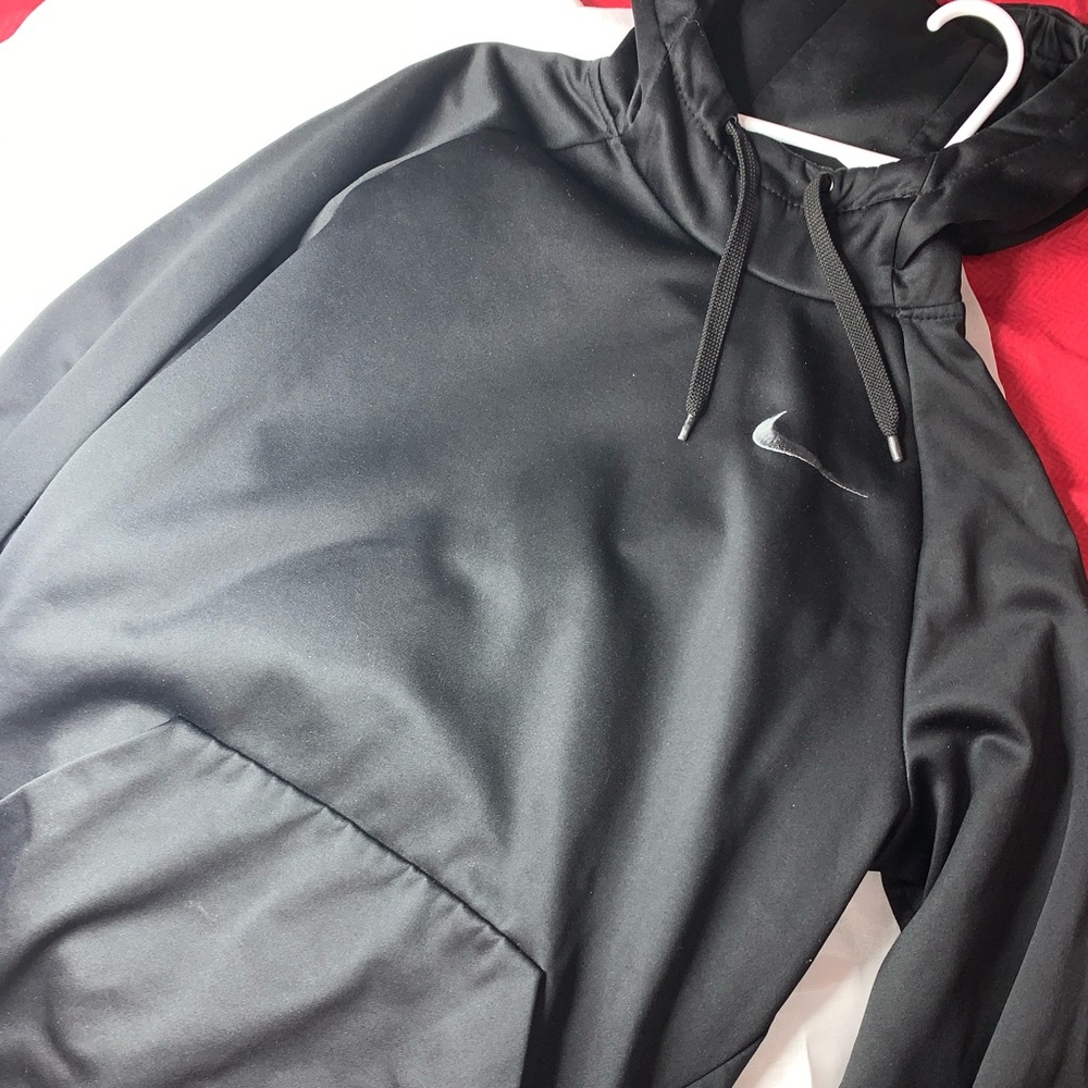 Men’s nike Size M dry fit hoodie